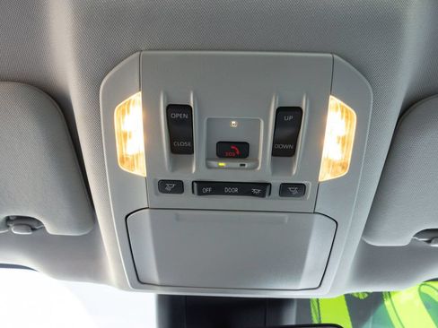 Certified 2025 Toyota Highlander XLE FWD image 25