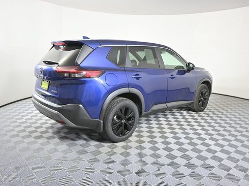 Used 2022 Nissan Rogue SV AWD/4WD image 6