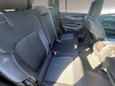 New 2026 Jeep Grand Cherokee Laredo AWD/4WD image 10