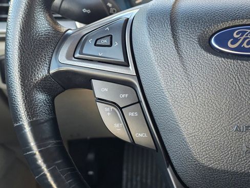 Used 2018 Ford Fusion SE image 17