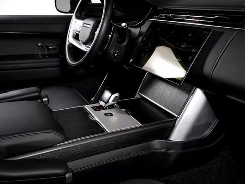 Used 2025 Land Rover Range Rover SV AWD/4WD image 44