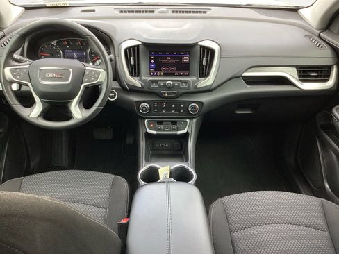 Used 2024 GMC Terrain SLE w/ Elevation Edition image 4