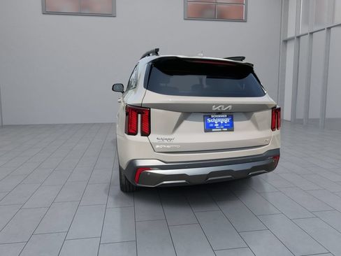 Used 2024 Kia Sorento SX AWD/4WD image 7