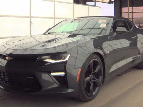 Used 2017 Chevrolet Camaro SS RWD image 4