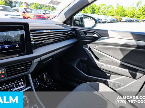 Used 2025 Volkswagen Jetta Sport FWD image 41
