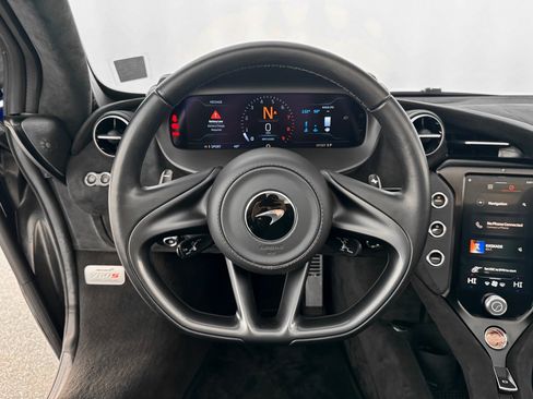 Used 2024 McLaren 750S Spider RWD image 10