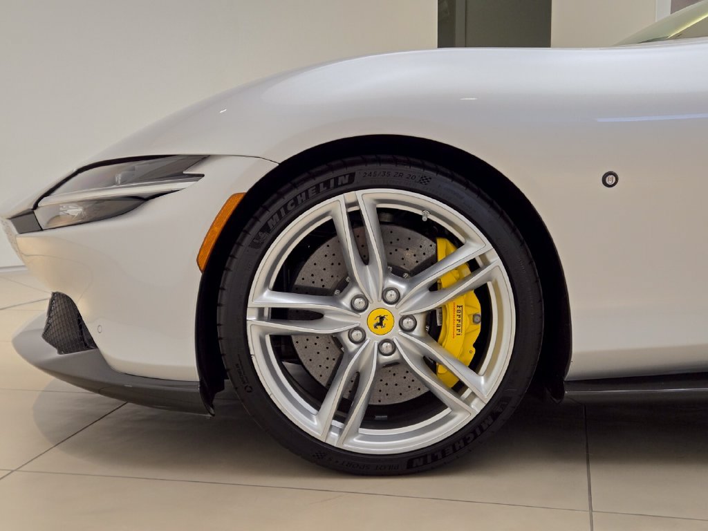 Used 2022 Ferrari Roma RWD image 13
