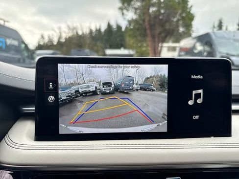 Used 2024 Genesis G70 2.5T image 25