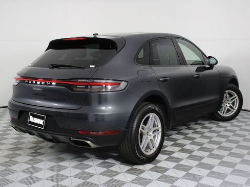 Certified 2021 Porsche Macan image 7