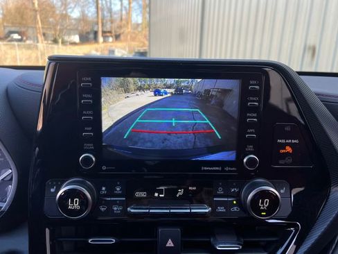 Used 2022 Toyota Highlander XSE image 25