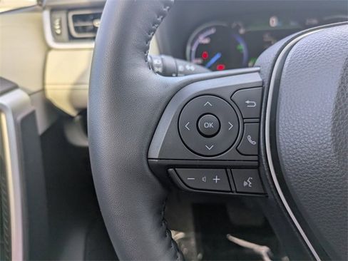 Used 2024 Toyota RAV4 XLE Premium image 31