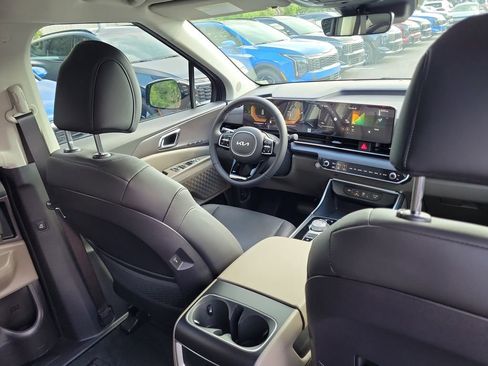 New 2026 Kia Carnival EX FWD image 13