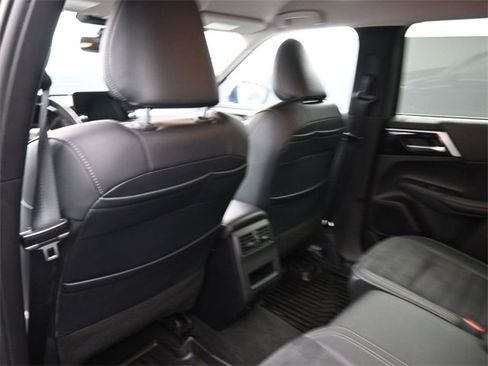 Used 2024 Mitsubishi Outlander SE image 10