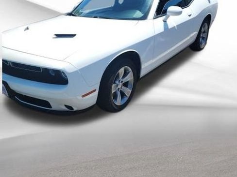 Used 2020 Dodge Challenger SXT RWD image 1