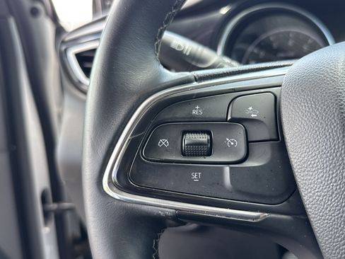 Used 2020 Buick Encore GX Preferred w/ Cold Weather Comfort Package FWD image 18