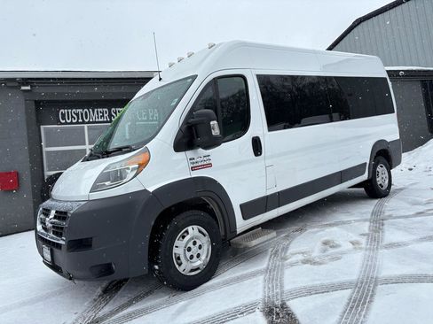 Used 2018 RAM ProMaster 2500 w/ Premium Appearance Group image 3