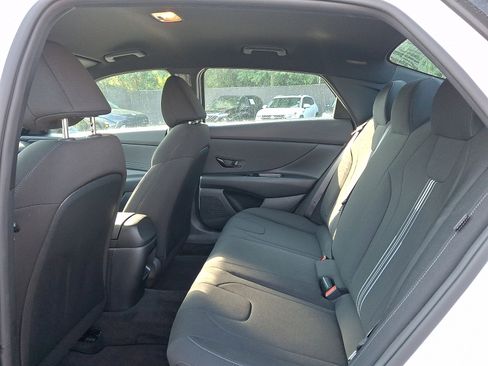 Certified 2025 Hyundai Elantra Sport FWD image 10