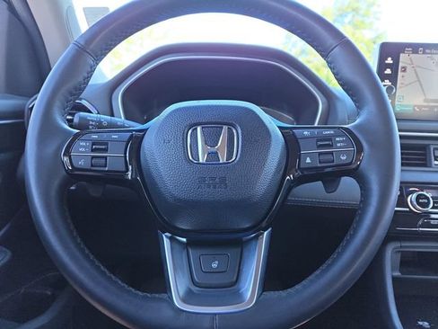Used 2025 Honda Pilot Elite image 19