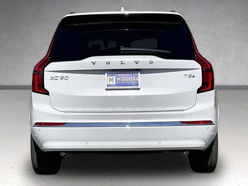 New 2026 Volvo XC90 T8 Plus w/ Protection Package Premier AWD/4WD image 4