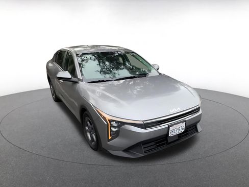 Used 2025 Kia K4 LXS image 3