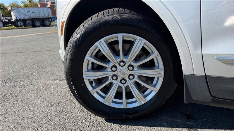 Used 2019 Cadillac XT5 FWD image 16