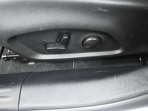 Used 2025 Jeep Compass Limited AWD/4WD image 11