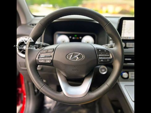Used 2023 Hyundai Kona SE image 30