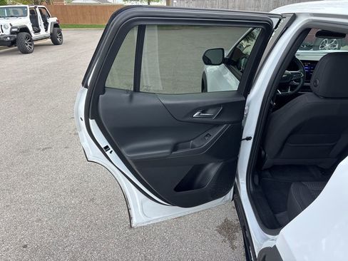Used 2025 Chevrolet Equinox LT FWD image 31