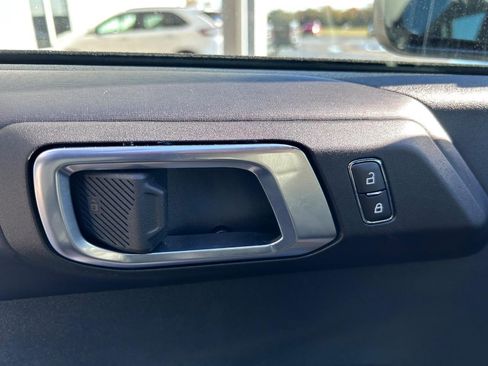 Used 2024 Ford Bronco Badlands image 16