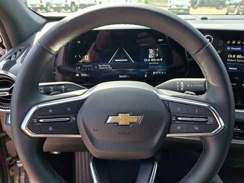 Used 2026 Chevrolet Equinox LT FWD image 19