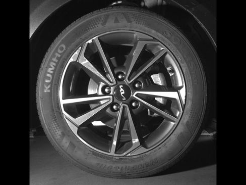 Certified 2023 Kia Forte LXS w/ LXS Technology Package FWD image 28