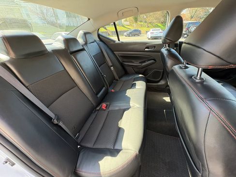 Used 2024 Nissan Altima 2.5 SR FWD image 19