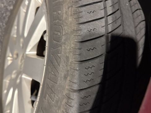 Used 2016 Chrysler Town & Country Touring image 9