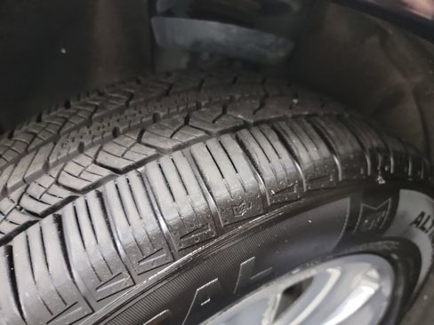 Used 2019 Buick Envision Essence image 31