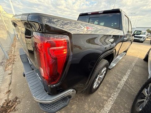 Used 2022 GMC Sierra 1500 SLT AWD/4WD image 5