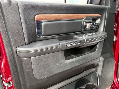Used 2017 RAM 1500 Laramie w/ Convenience Group AWD/4WD image 16