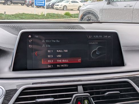 Used 2019 BMW 750i xDrive w/ Executive Package AWD/4WD image 19