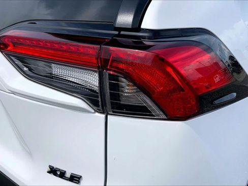 Used 2025 Toyota RAV4 XLE FWD image 30