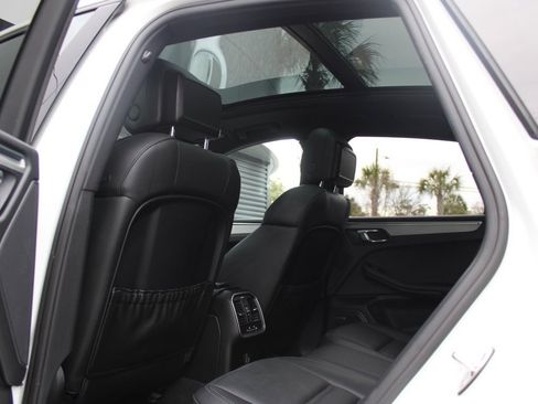 Certified 2017 Porsche Macan GTS image 36