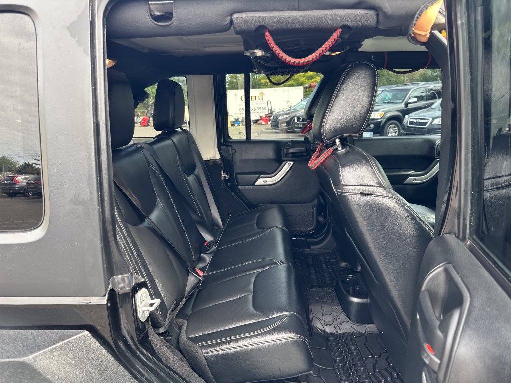 Used 2016 Jeep Wrangler Unlimited Rubicon AWD/4WD image 25