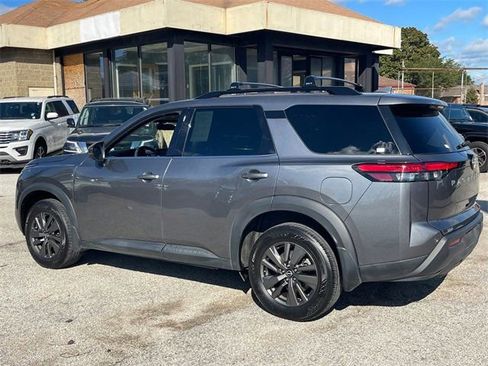 Used 2024 Nissan Pathfinder SV image 26