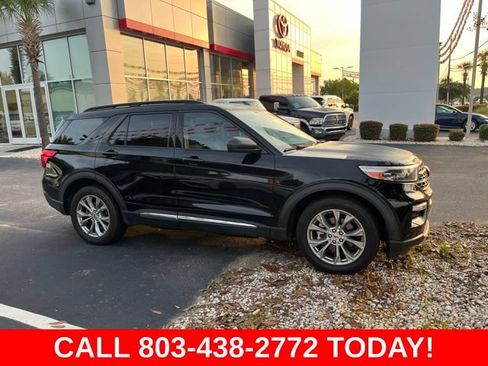 Used 2022 Ford Explorer XLT w/ Equipment Group 202A RWD image 2