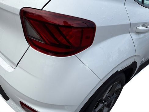 Certified 2025 Hyundai Venue Limited image 16