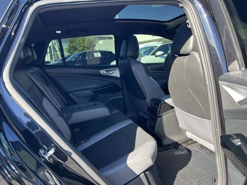 Certified 2023 Volkswagen ID.4 Pro S Plus image 31