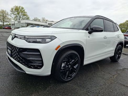 New 2026 Volkswagen Tiguan SE R-Line image 2