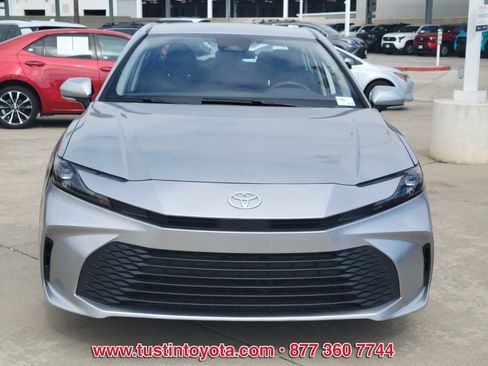 Used 2025 Toyota Camry LE FWD image 8