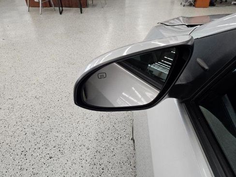 Used 2018 Toyota Corolla LE image 37