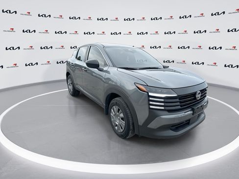 Used 2025 Nissan Kicks S AWD/4WD image 2