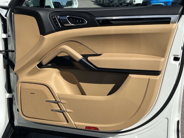 Used 2016 Porsche Cayenne AWD/4WD image 27