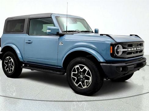 Used 2022 Ford Bronco Outer Banks AWD/4WD image 3
